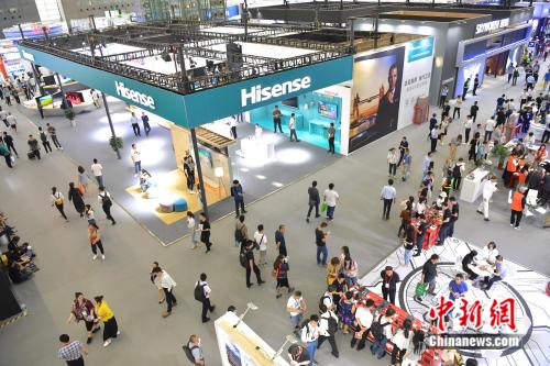 第七届中国电子信息博览会在深圳会展中心开幕。陈文 摄